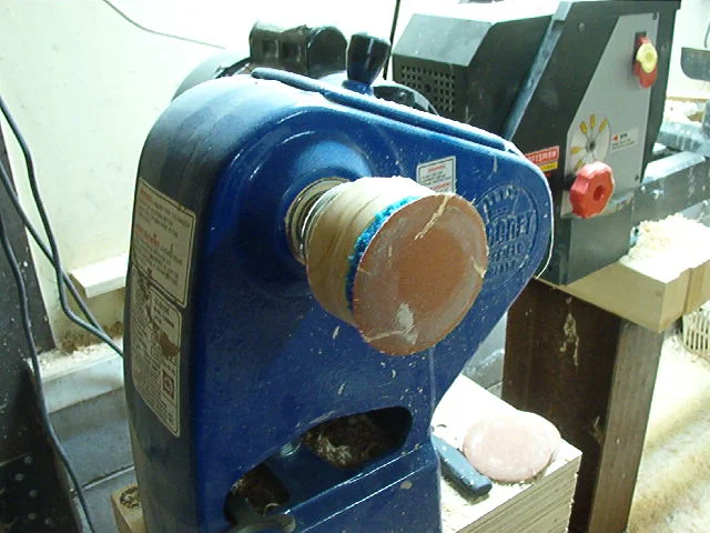 Lathe accessory sanding pad