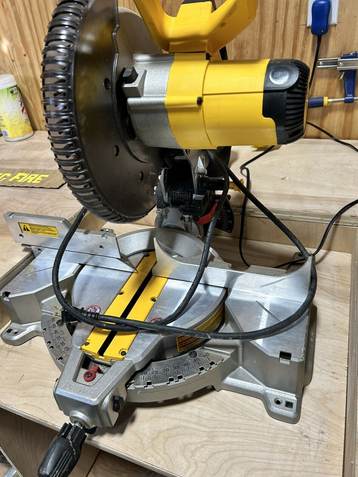 Best 10 Inch And 12 Inch Miter Saws Woodturning Online   Dewalt DWS716 Miter Saw 2 